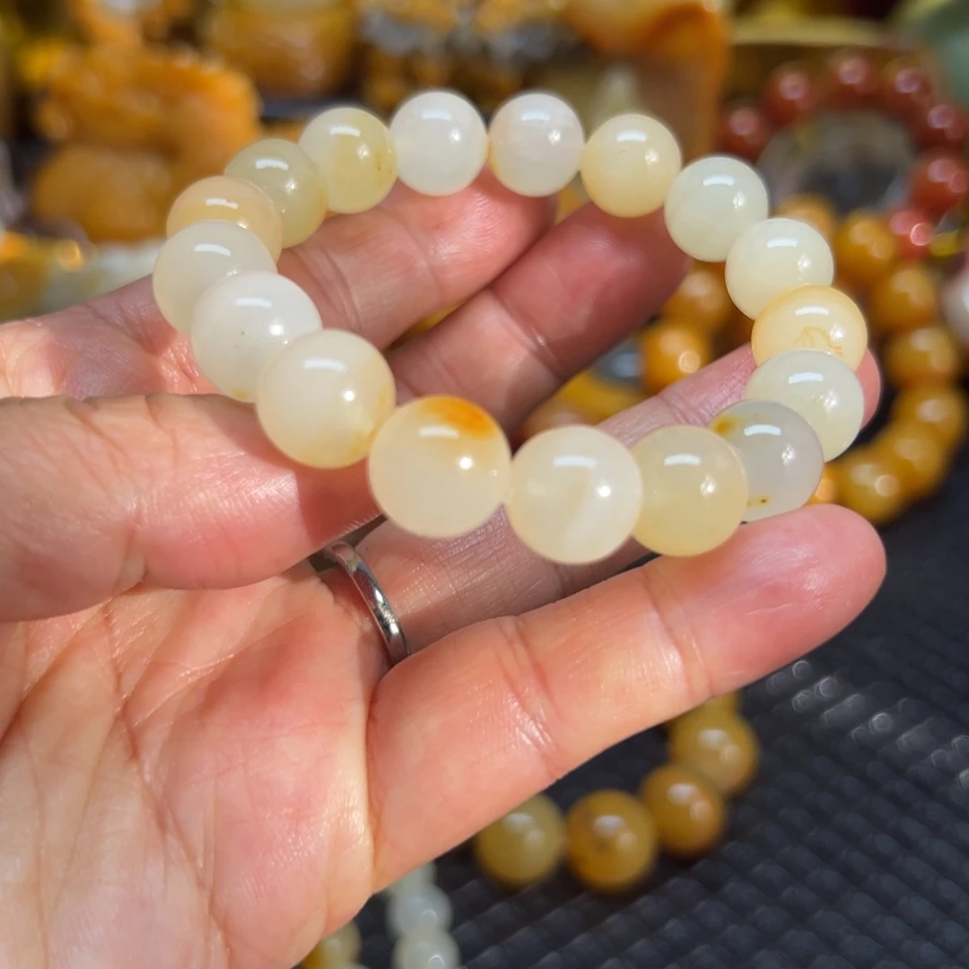 石英质玉未镶嵌颈饰