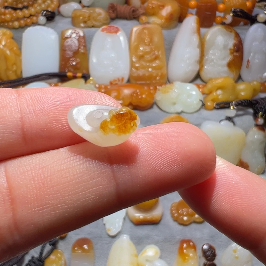 和田玉未镶嵌吊坠(不含链)