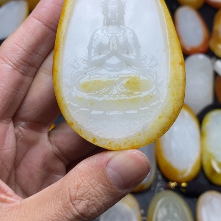 和田玉未镶嵌颈饰