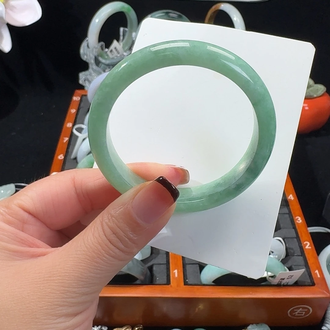 翡翠未镶嵌手镯52绿镯