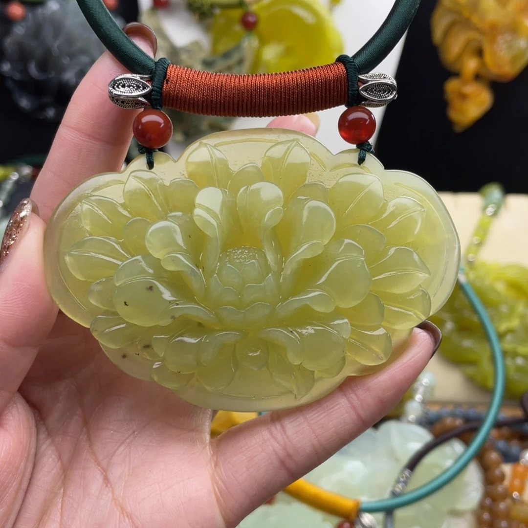 未镶嵌蛇纹石玉颈饰