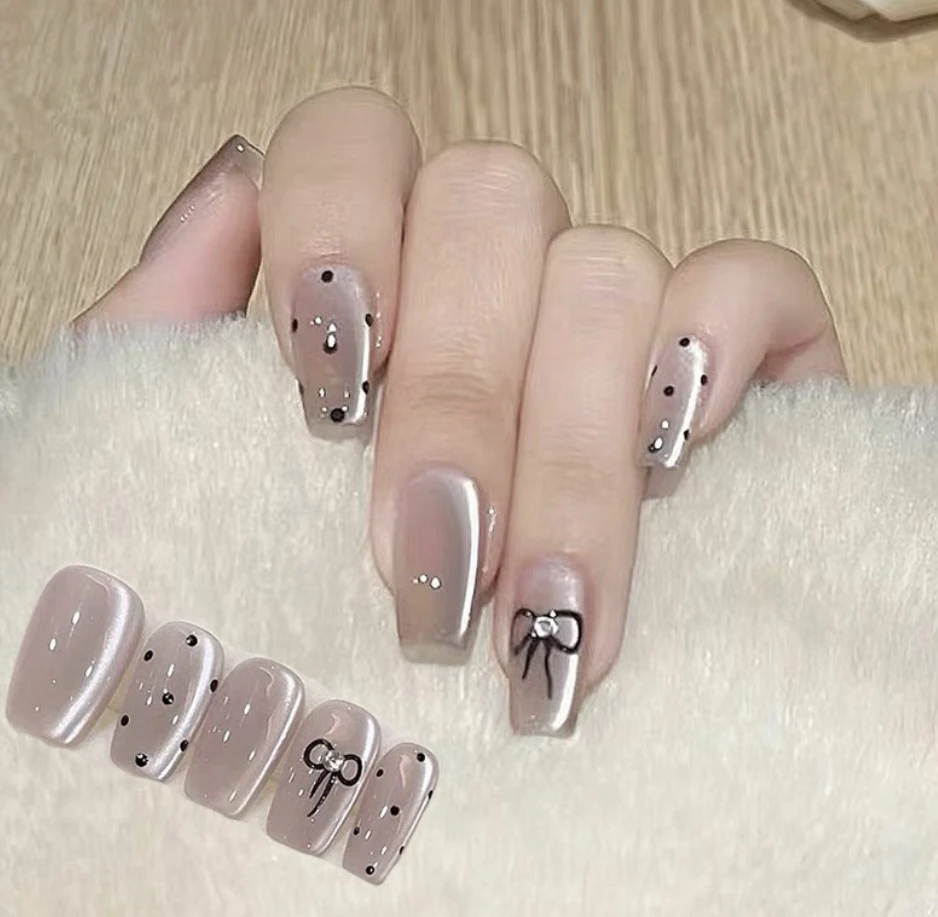 [赫本风】纯手工穿戴甲光疗甲气质穿搭可替换美甲贴片