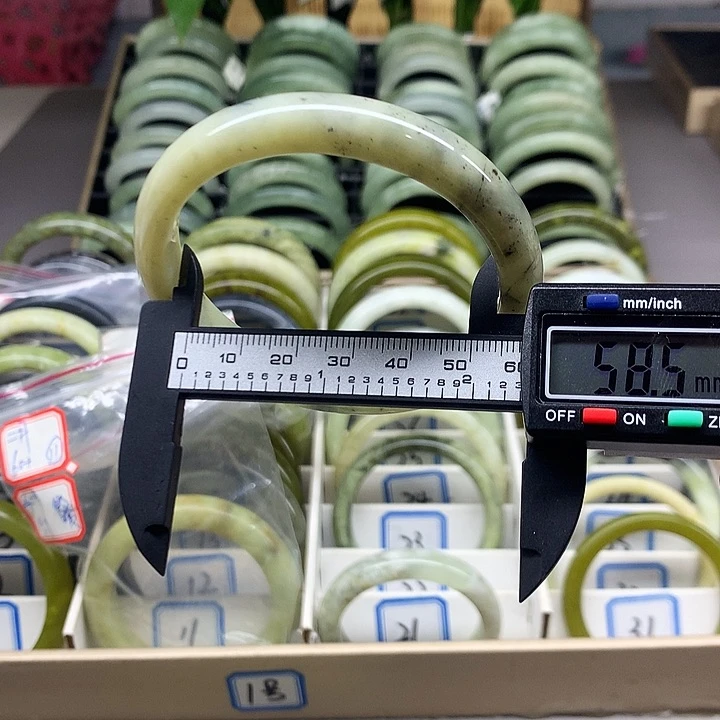 未镶嵌蛇纹石玉手镯22