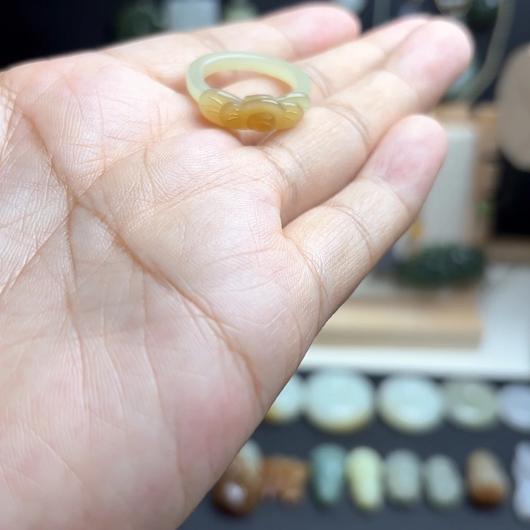 和田玉未镶嵌颈饰莫*莫