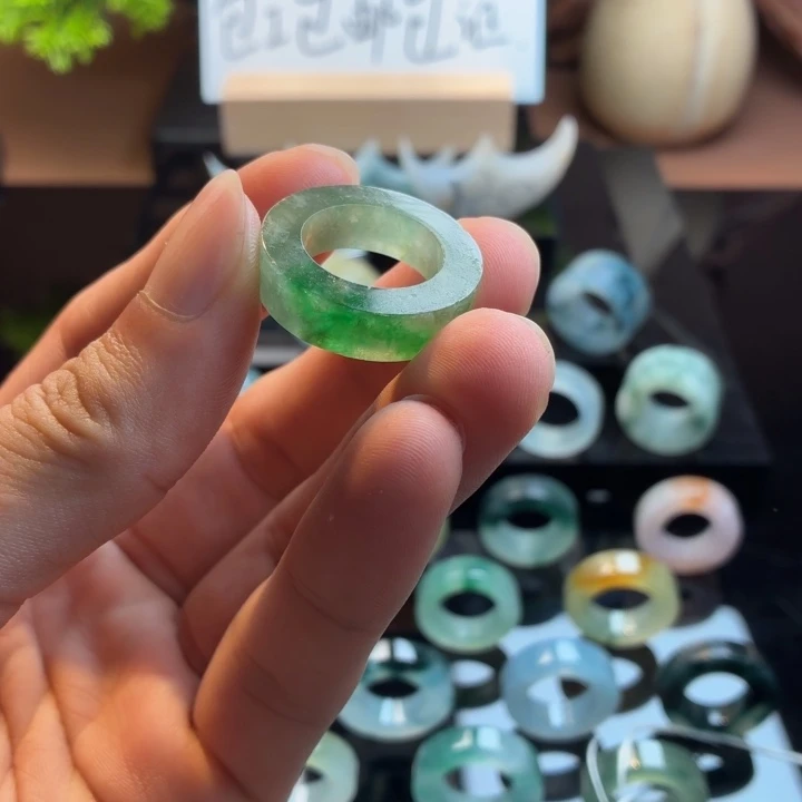 定制翡翠未镶嵌戒指14-21