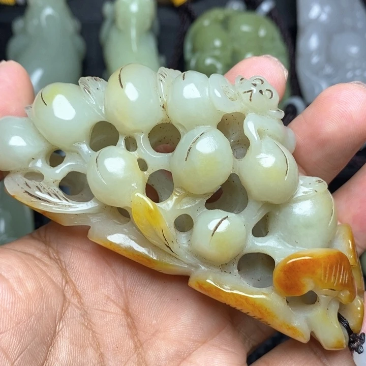 颈饰未镶嵌和田玉