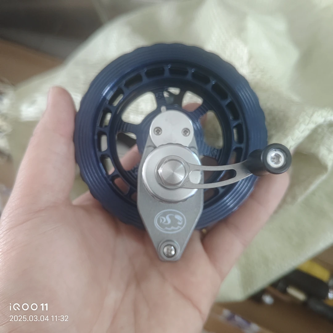 戴氏比速轮有10多个，半金属轮子是碳素。