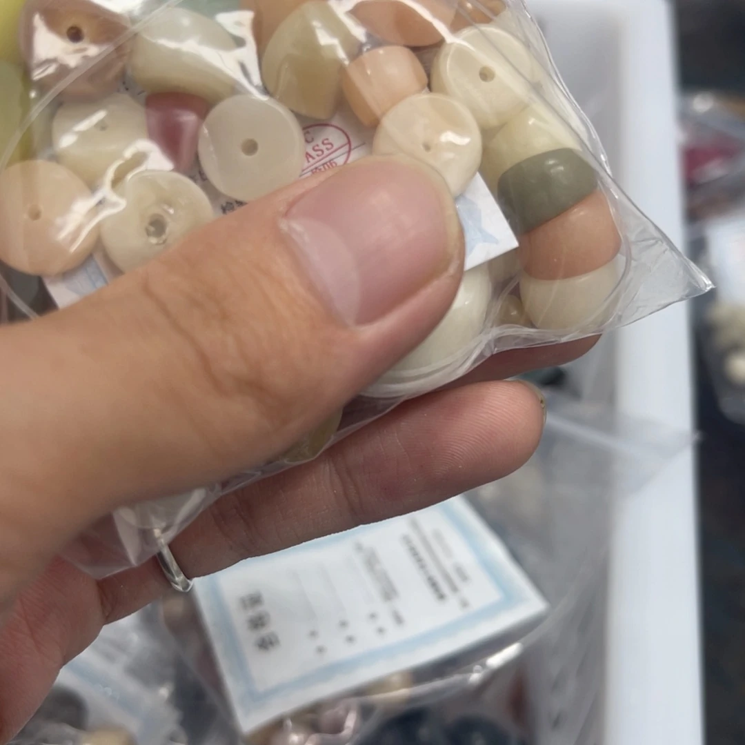 吊坠白玉菩提z12/110颗瑕多宝大肠
