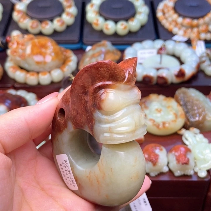 岫岩河磨玉（透闪石质玉）未镶嵌把件