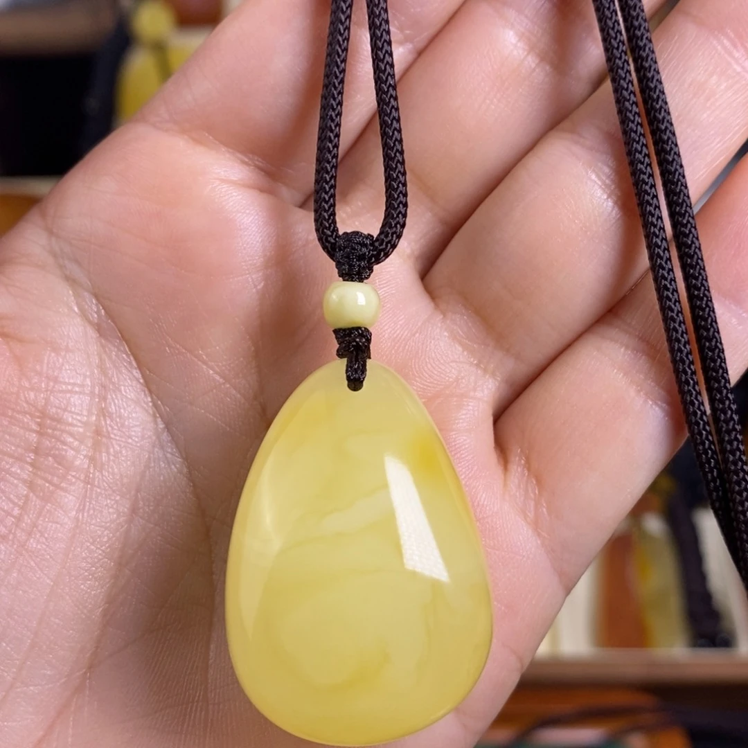 蜜蜡裸石未镶嵌大漠