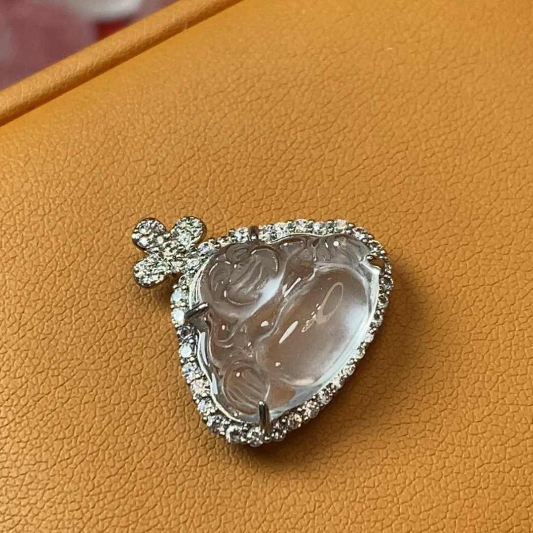 石英质玉合金吊坠