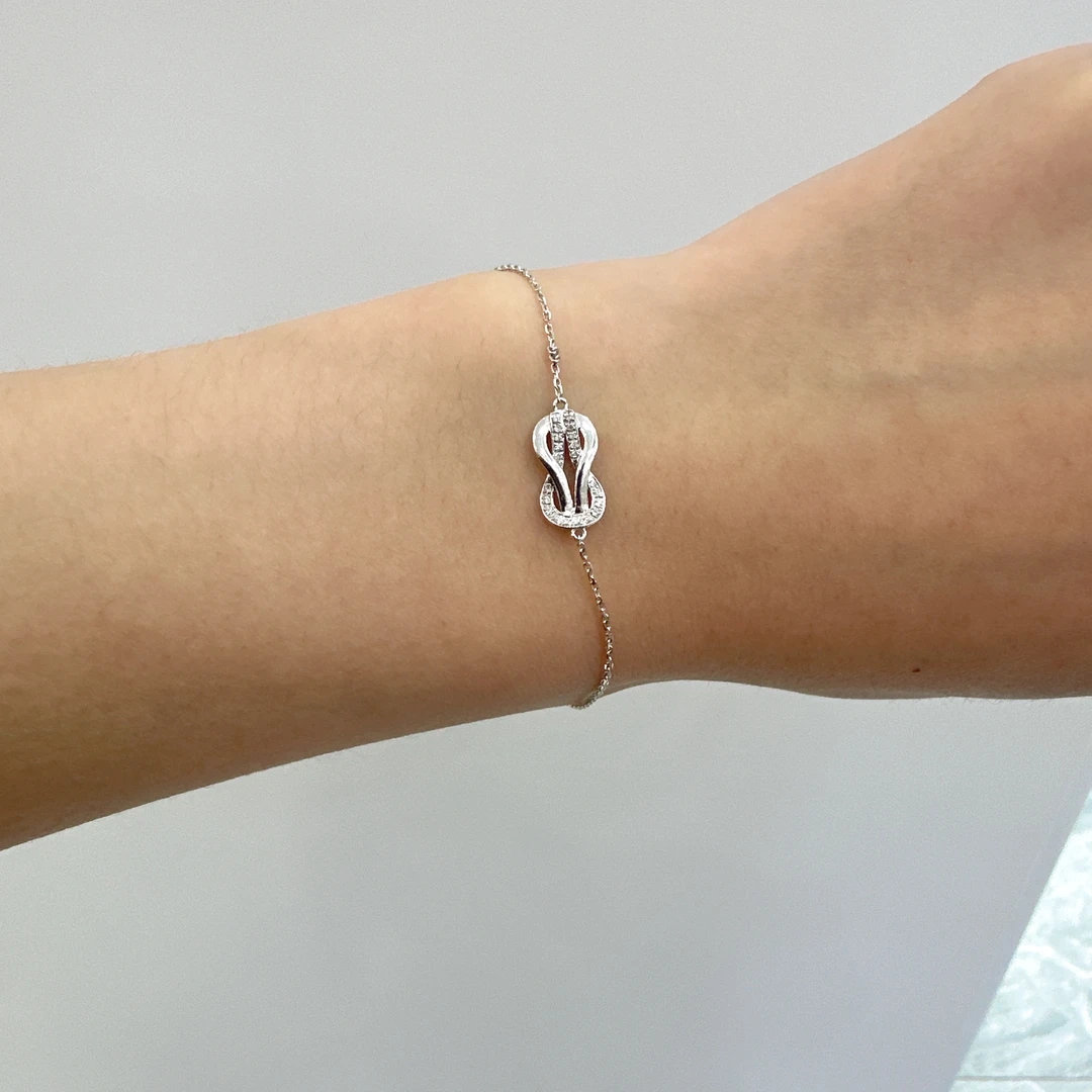 CERO【8字】白金色轻奢时尚经典钻石手链MK0035