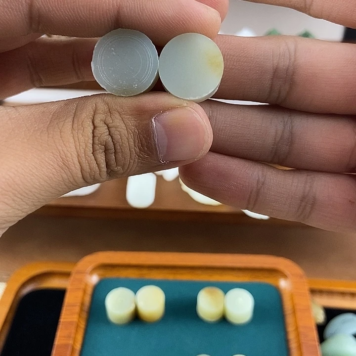 *****和田玉未镶嵌颈饰