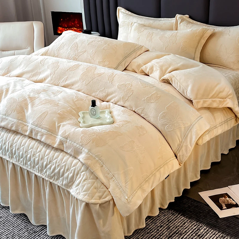 高档法式加厚雕花牛奶绒四件套床盖款公主风双面绒被套防滑抗静电