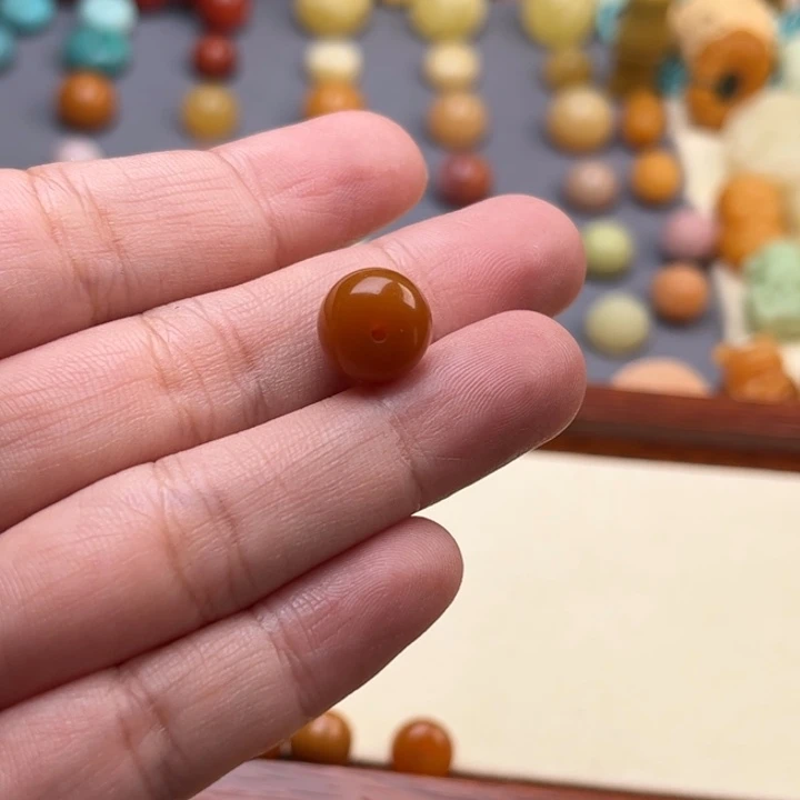 未镶嵌石英质玉（缅黄）珠宝半成品