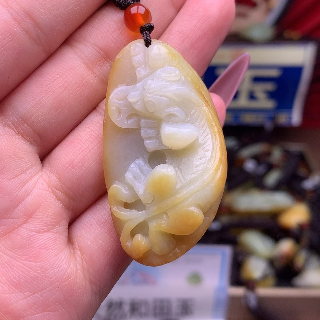 和田玉颈饰未镶嵌