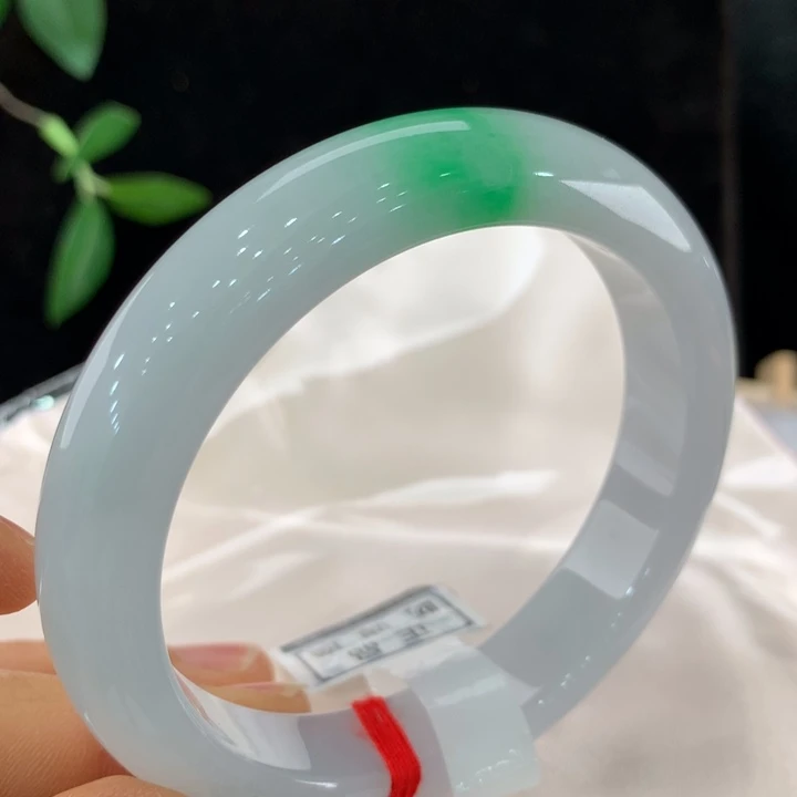 翡翠手镯未镶嵌111-0354