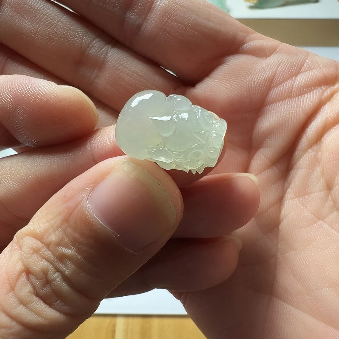 定制翡翠未镶嵌貔貅