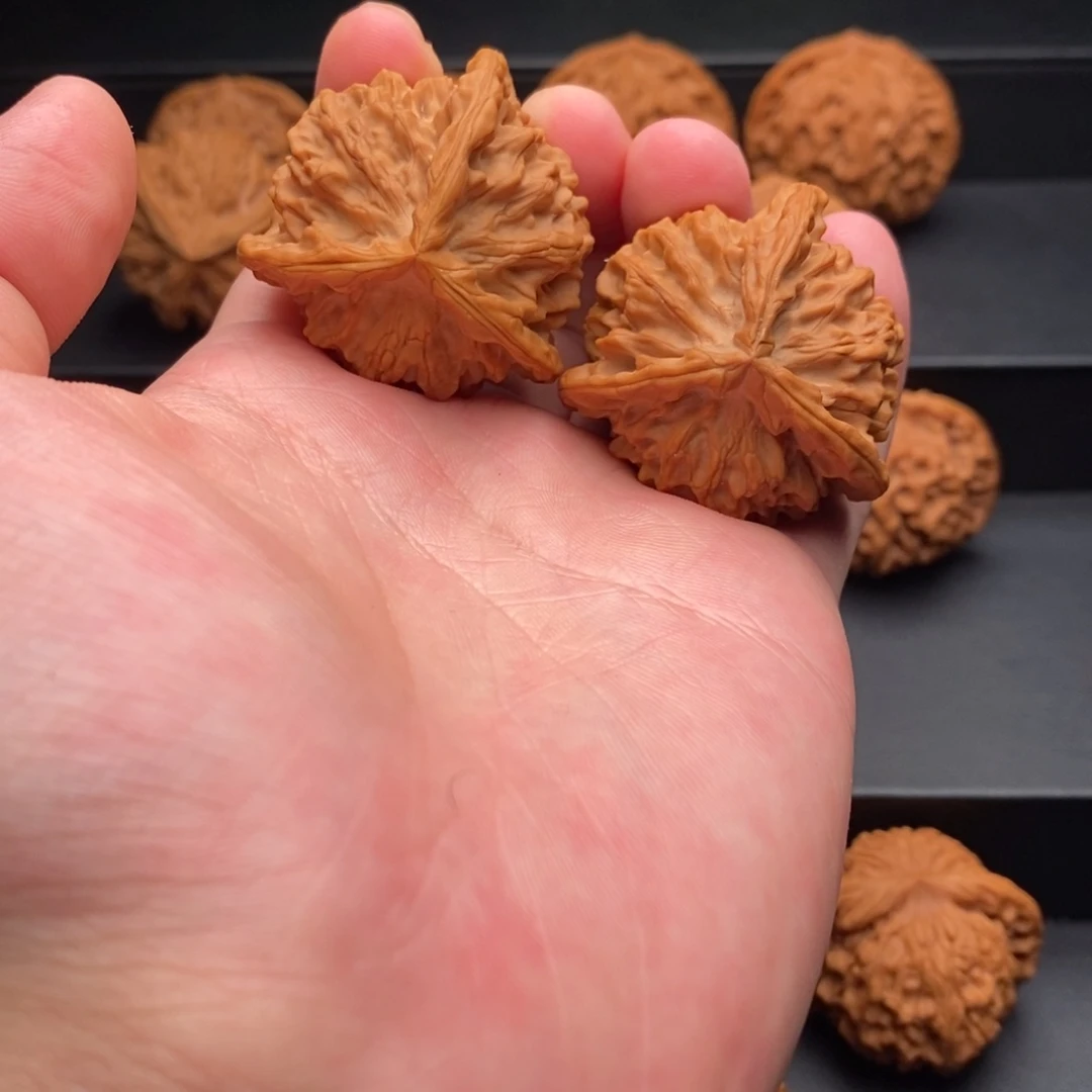 文玩核桃把件三棱39