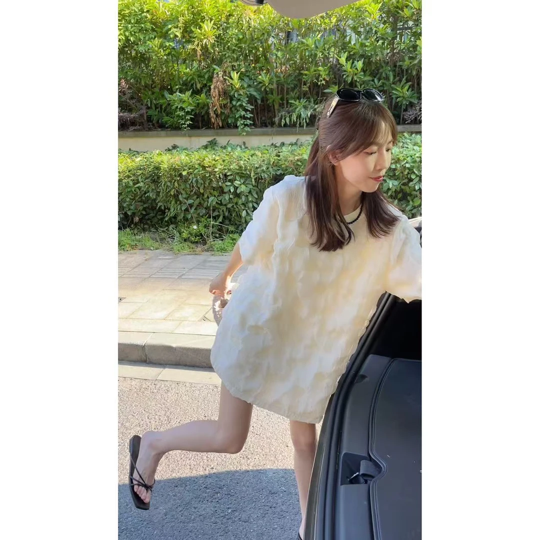 QiongQiong设计感立体花纹圆领宽松显瘦短袖T恤