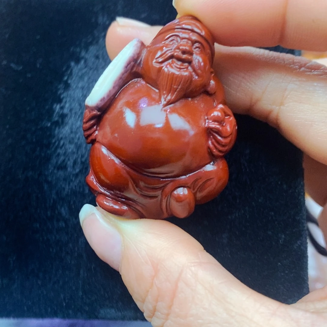 未镶嵌石英质玉（黄龙玉）颈饰