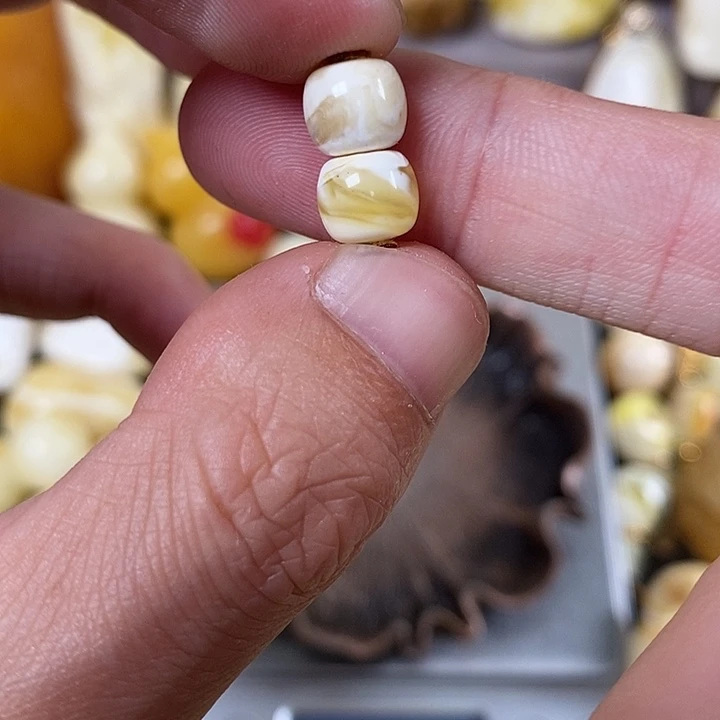 琥珀裸石未镶嵌你