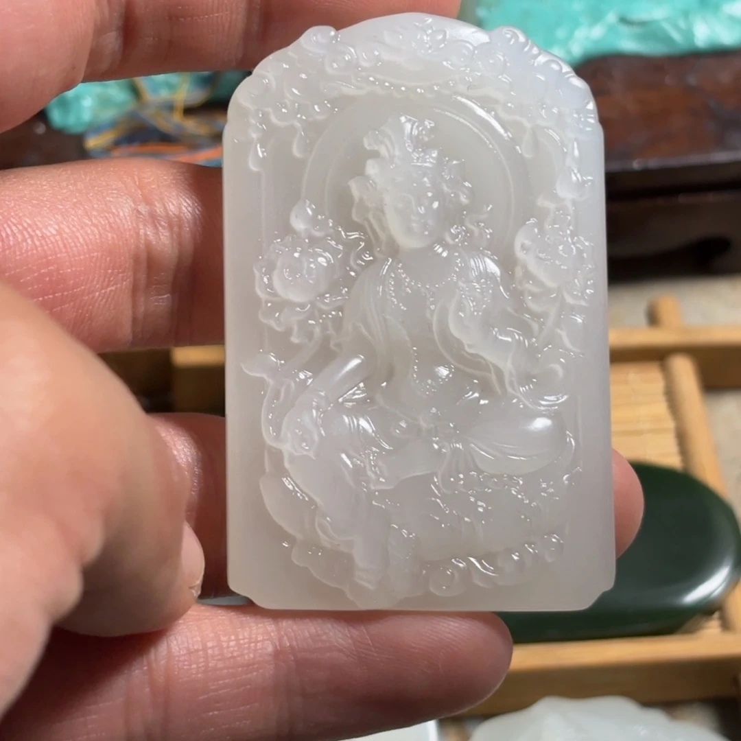 和田玉未镶嵌挂件随**挥