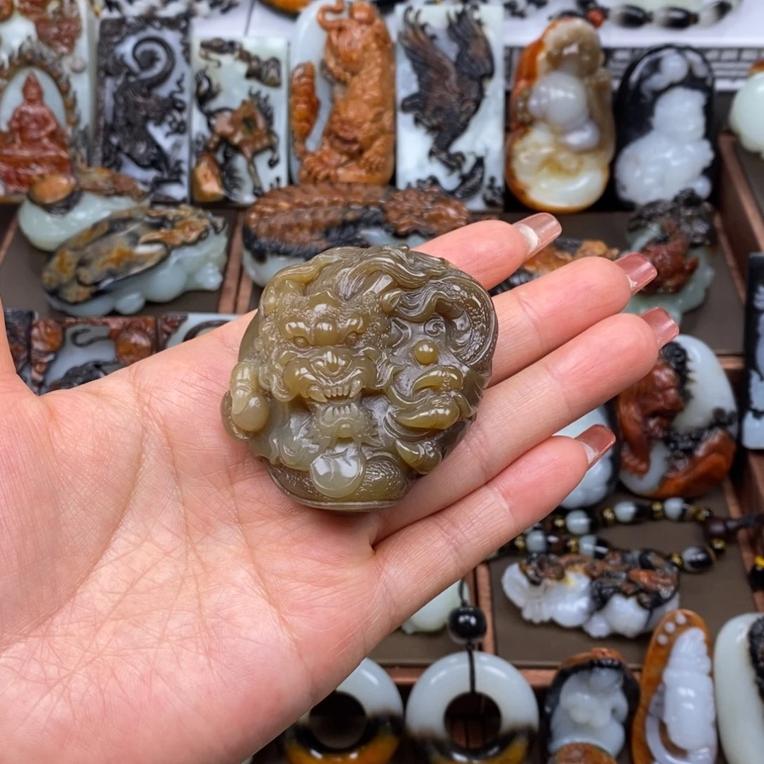 颈饰未镶嵌和田玉