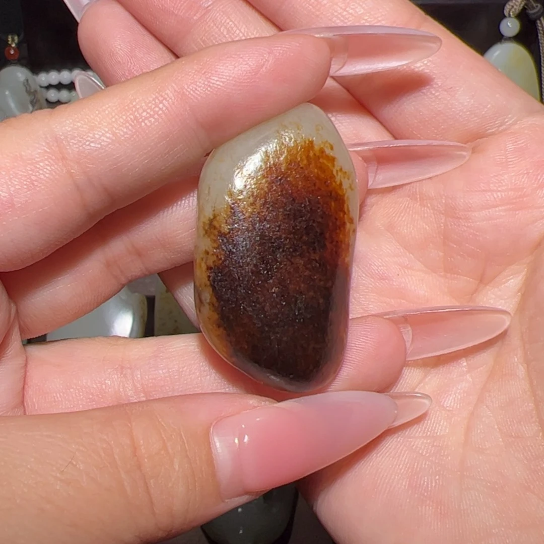 和田玉未镶嵌颈饰彭**鑫