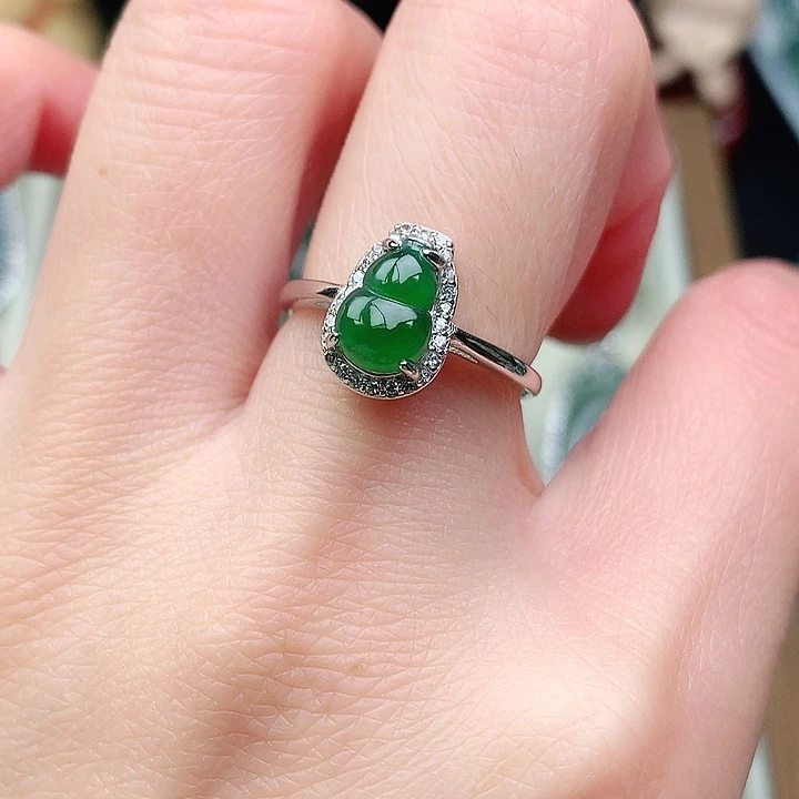 颈饰银S925镶嵌翡翠吊坠