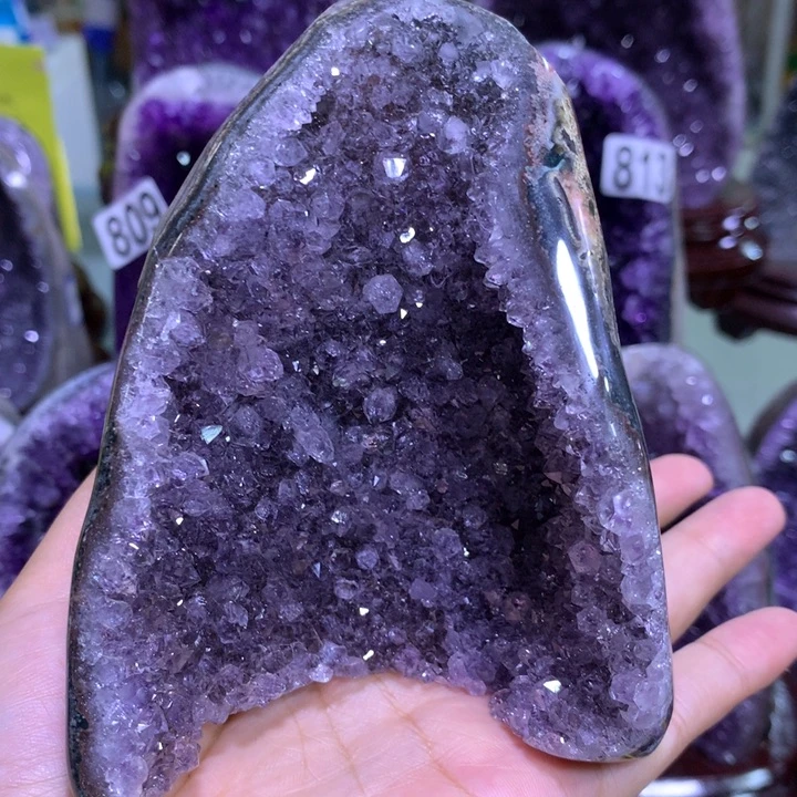 未镶嵌水晶大型摆件（非配饰）