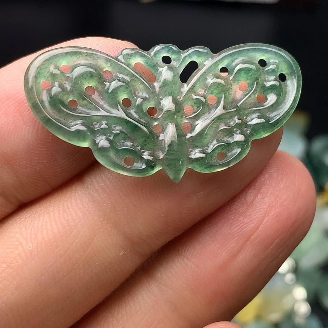 翡翠未镶嵌颈饰翡翠首饰