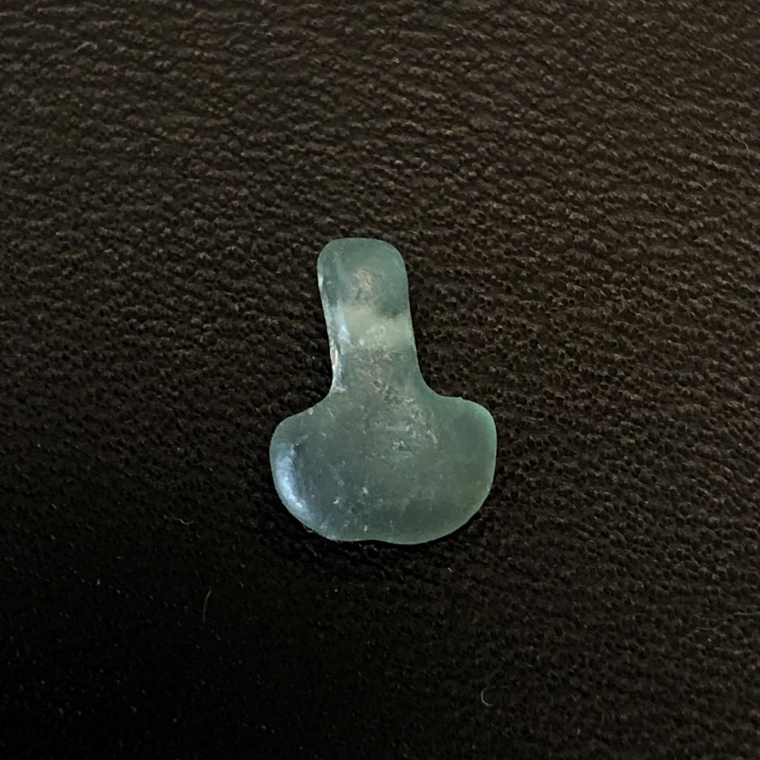 绿色符山石鱼尾型侧挂