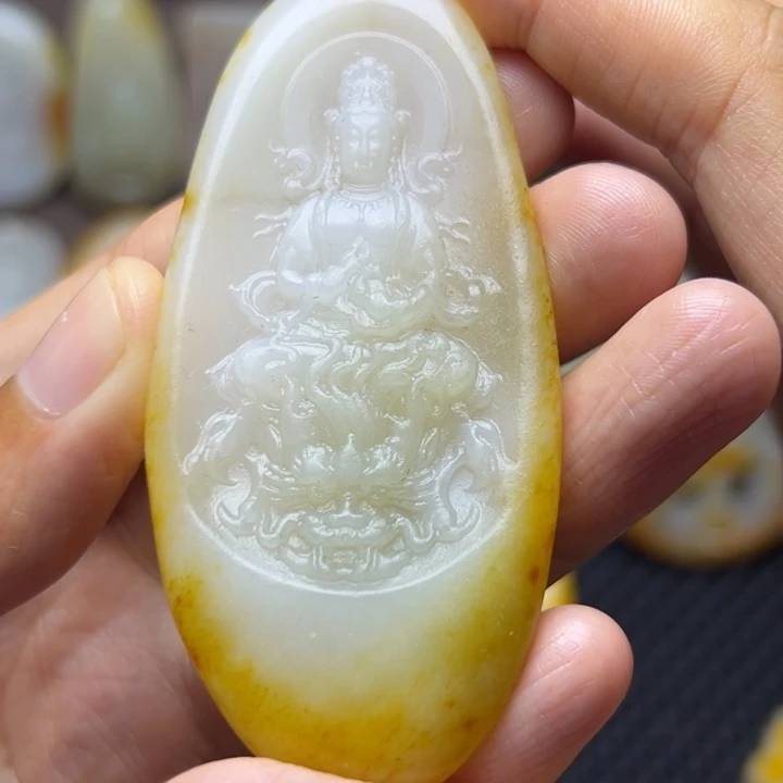 颈饰未镶嵌和田玉