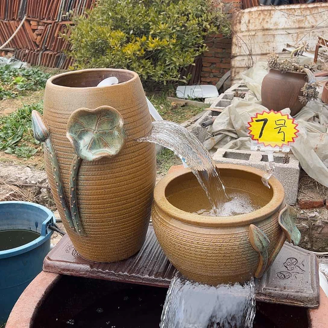 紫砂花盆无袖背心搭配牛仔衬衫