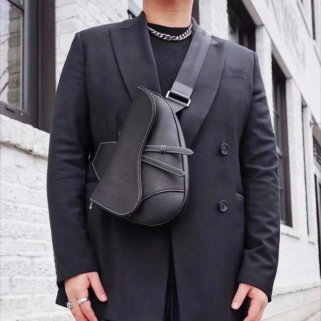 95新 DIOR/迪奥 95新-Saddle黑色全皮白缝线马鞍包中号
