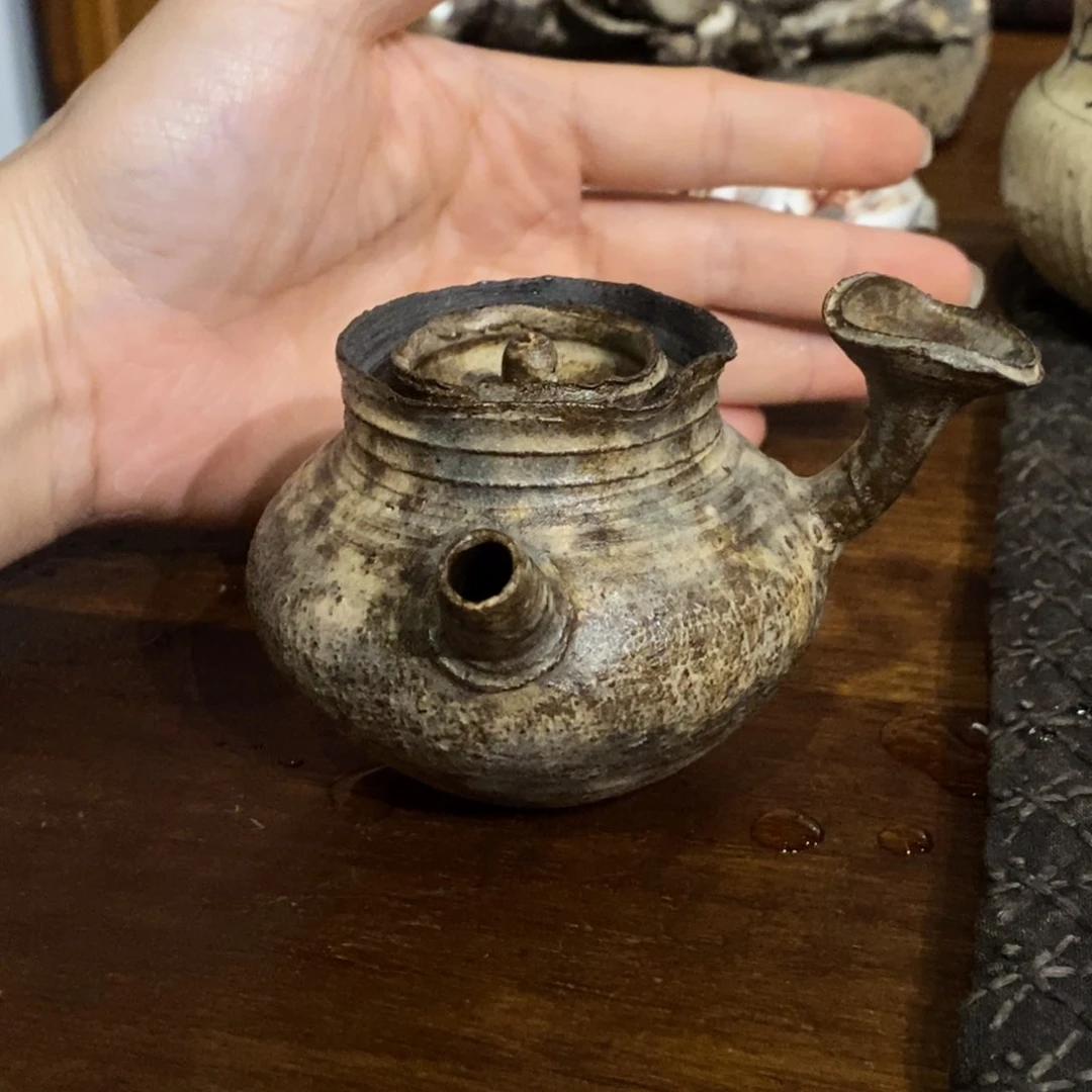 陶瓷。