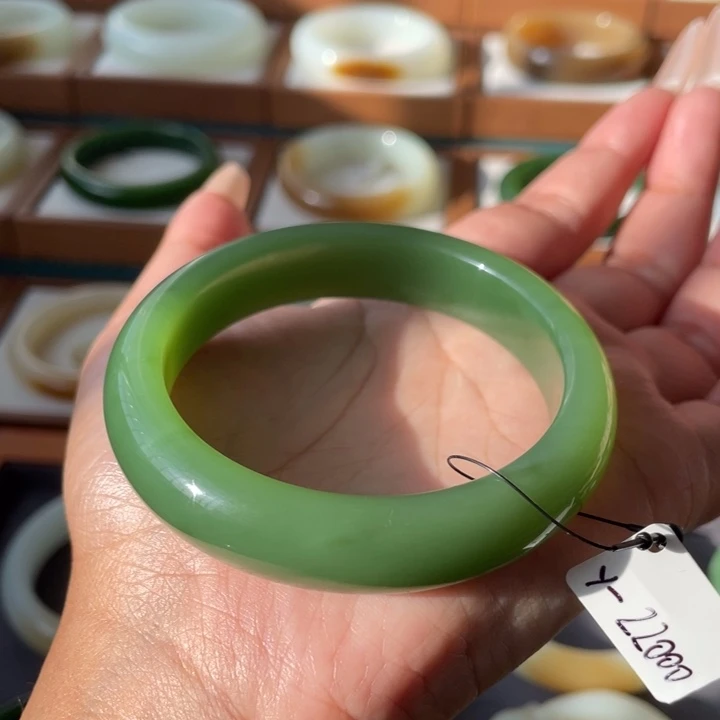 未镶嵌手镯和田玉