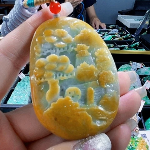 颈饰未镶嵌翡翠一个
