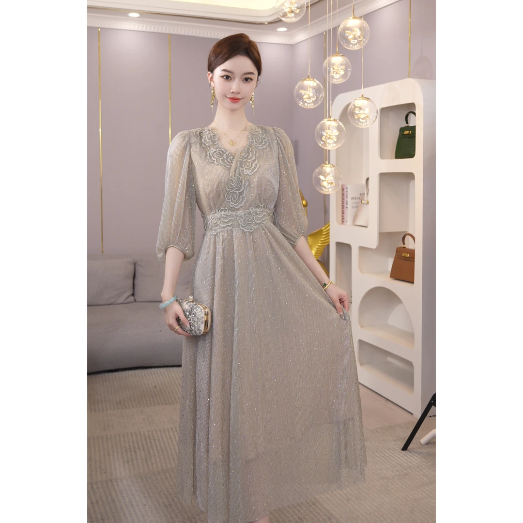 唐熹2025夏季新款【LT-1038】法式小众高级感轻奢香槟色V领连衣裙子