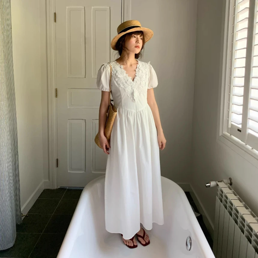 05.19NEW OPEN 25夏季款法式法式重工高腰蕾丝v领泡泡袖连衣裙女