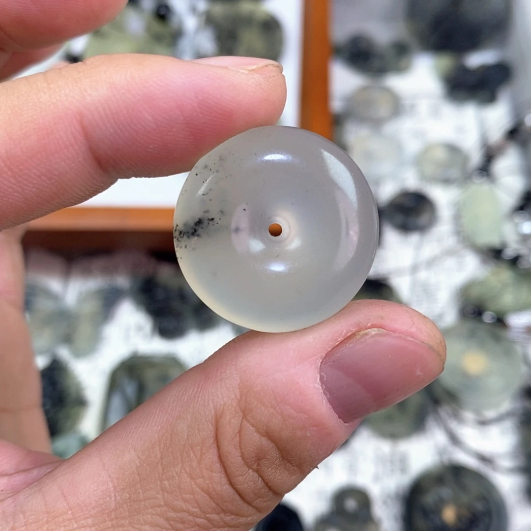 岫玉未镶嵌颈饰岫玉平安扣吊坠