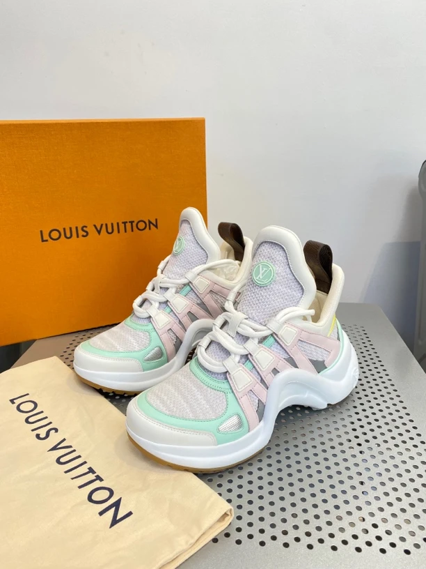 未使用 LouisVuitton/路易威登 马卡龙老爹鞋 35码 8251522