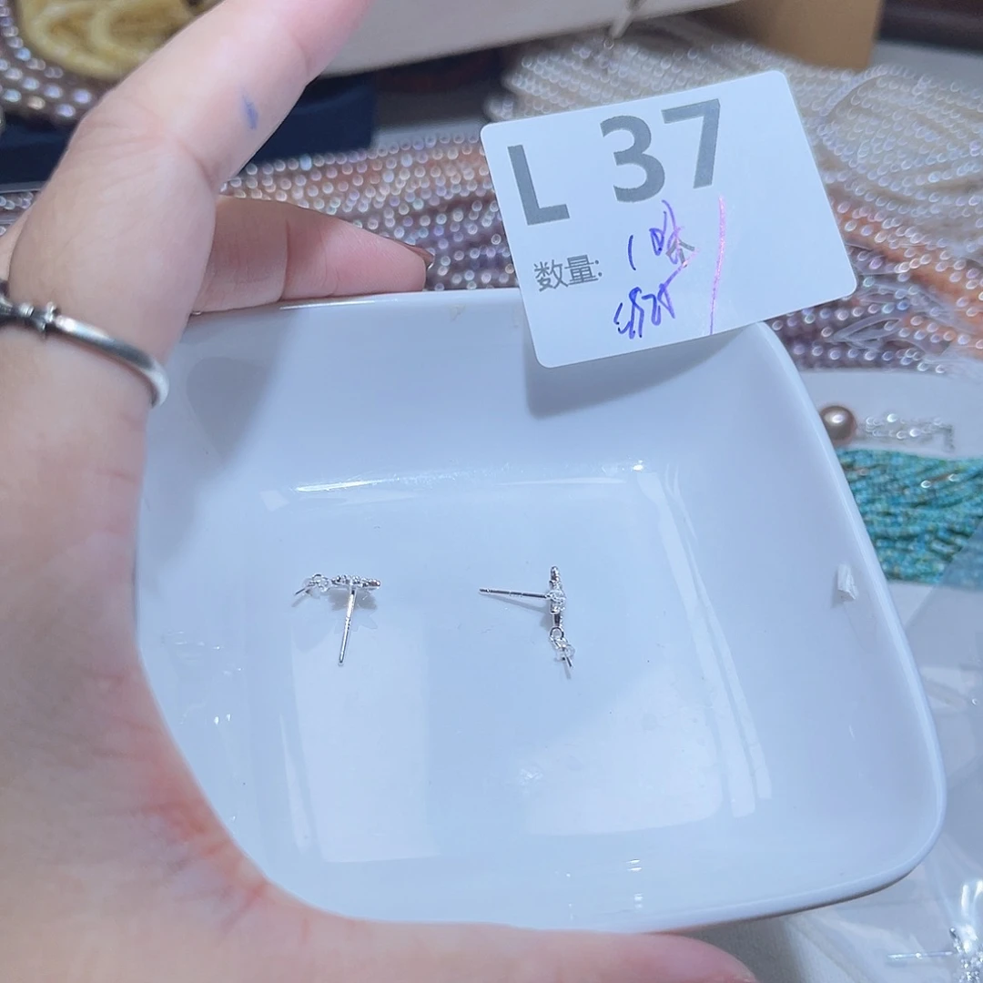 银S925镶嵌水晶珠宝半成品L37。