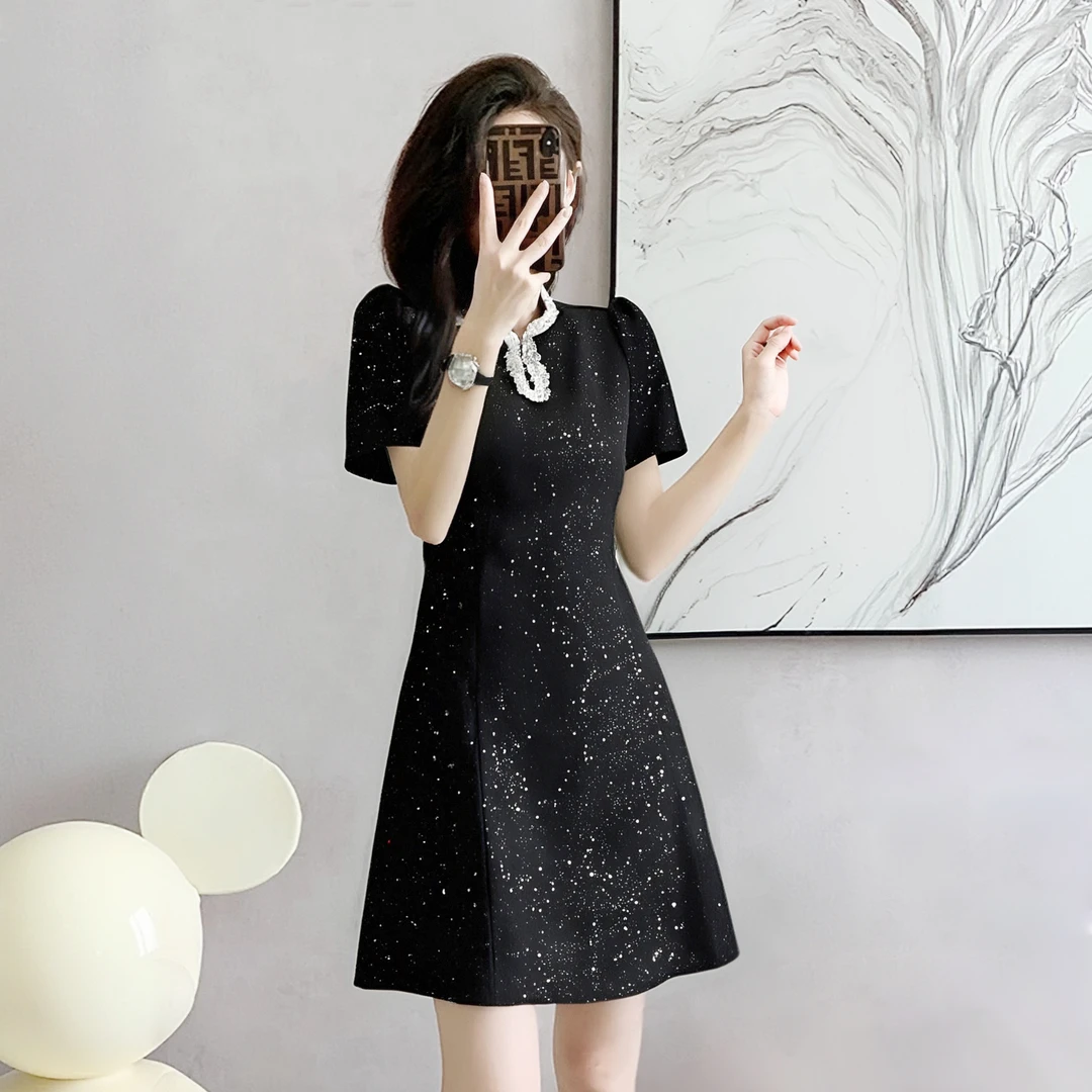 B新款法式设计感赫本风气质名小众收腰时尚显瘦连衣裙女D1606