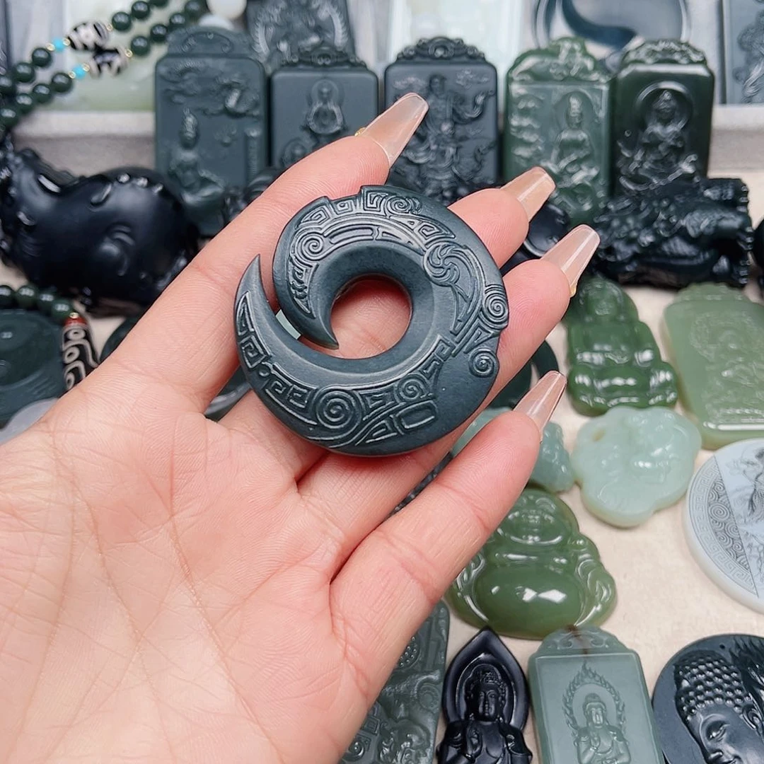 和田玉颈饰未镶嵌