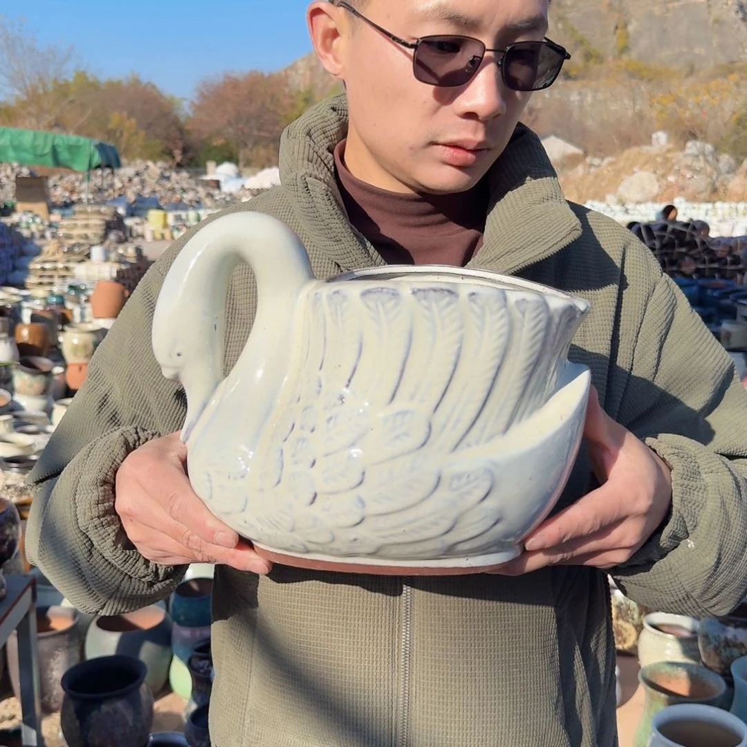 紫砂花盆鹅白色一个一个