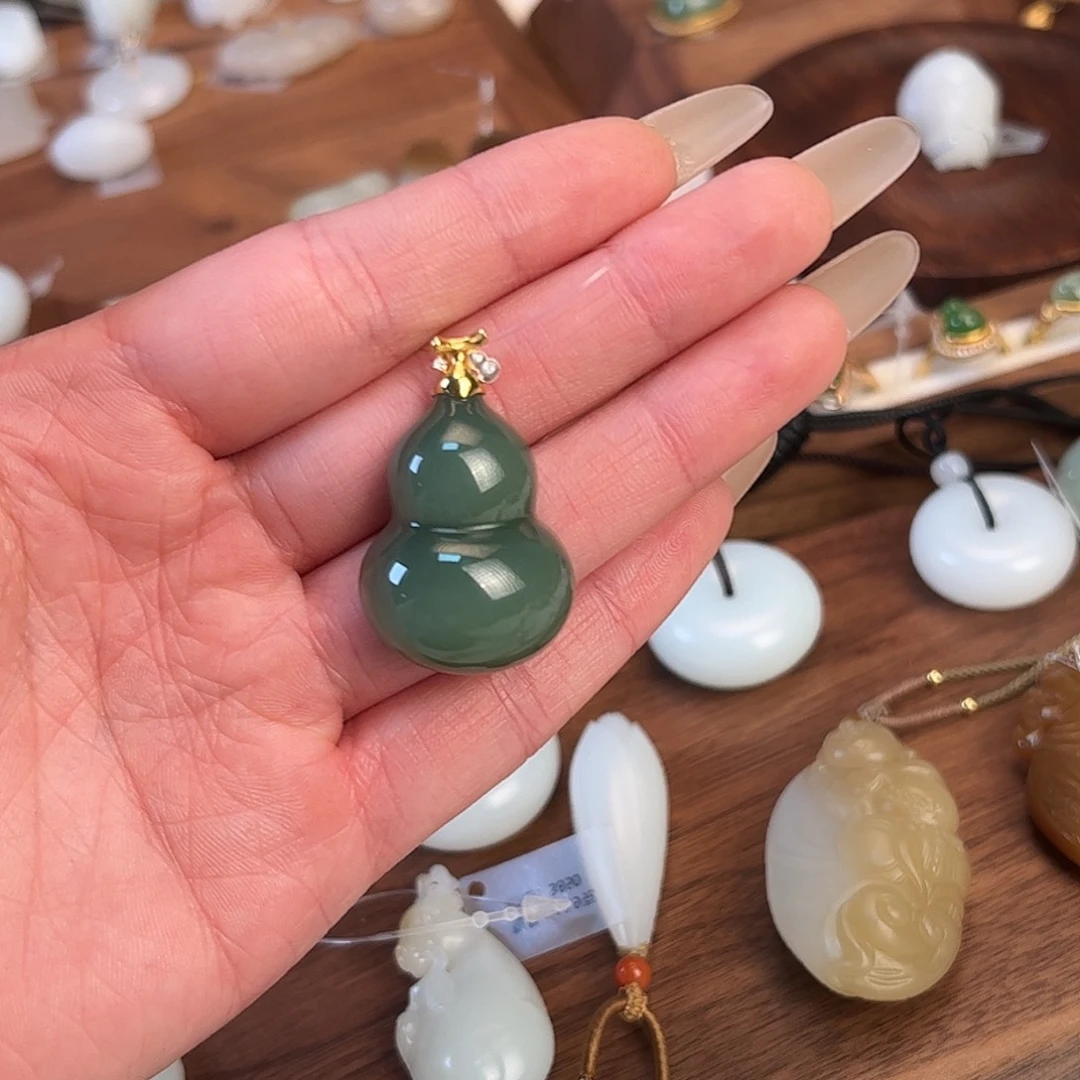 和田玉未镶嵌吊坠(不含链)