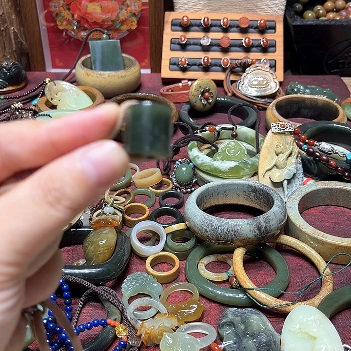 岫岩河磨玉（透闪石质玉）吊坠未镶嵌奎*