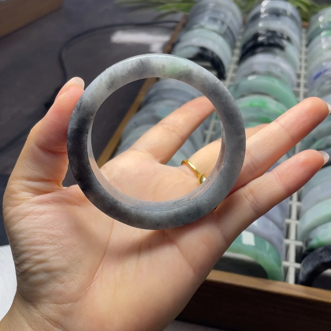 未镶嵌翡翠手镯定制翡翠